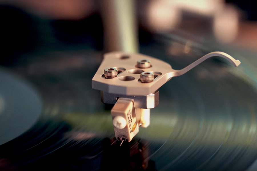 how does a turntable work?