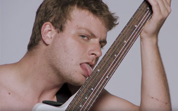 charlie xcx boys video clip mac demarco licking guitar