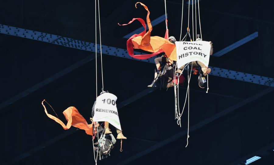 13 Greenpeace Activists Arrested Over Sydney Harbour Bridge Protest