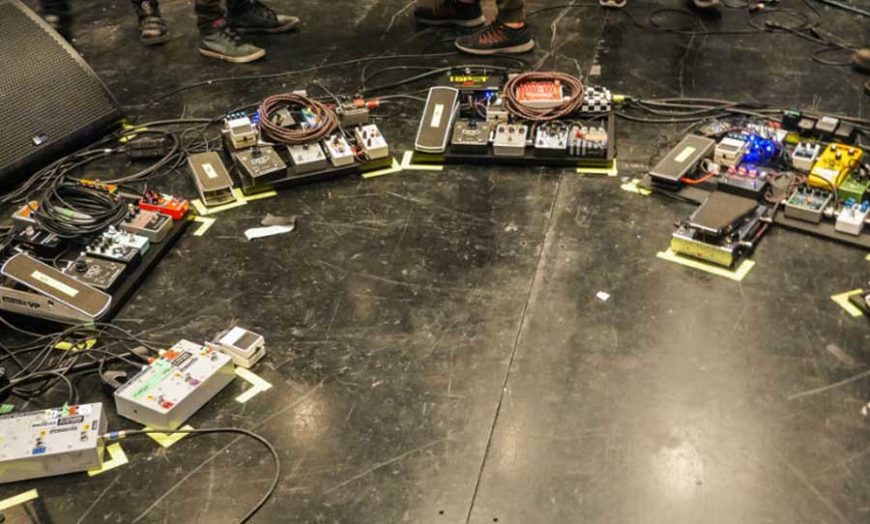 Rolling Stone recently published a shot of Kevin Shields' pedalboard