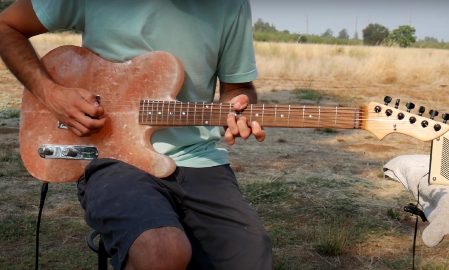 Burls Art Salt guitar 