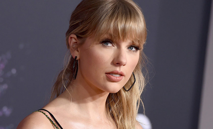 WATCH: Taylor Swift - 'betty' (live at Academy of Country Music Awards 2020)
