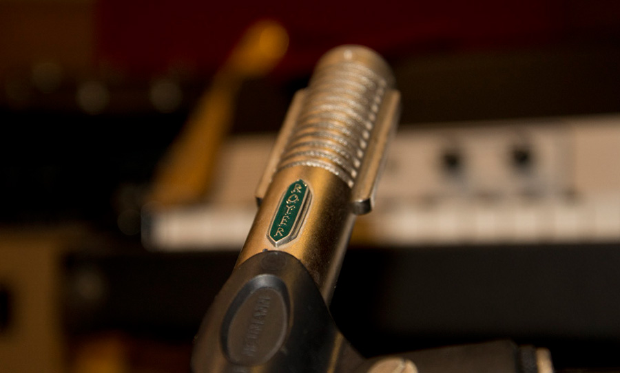 Royer R-121, microphone