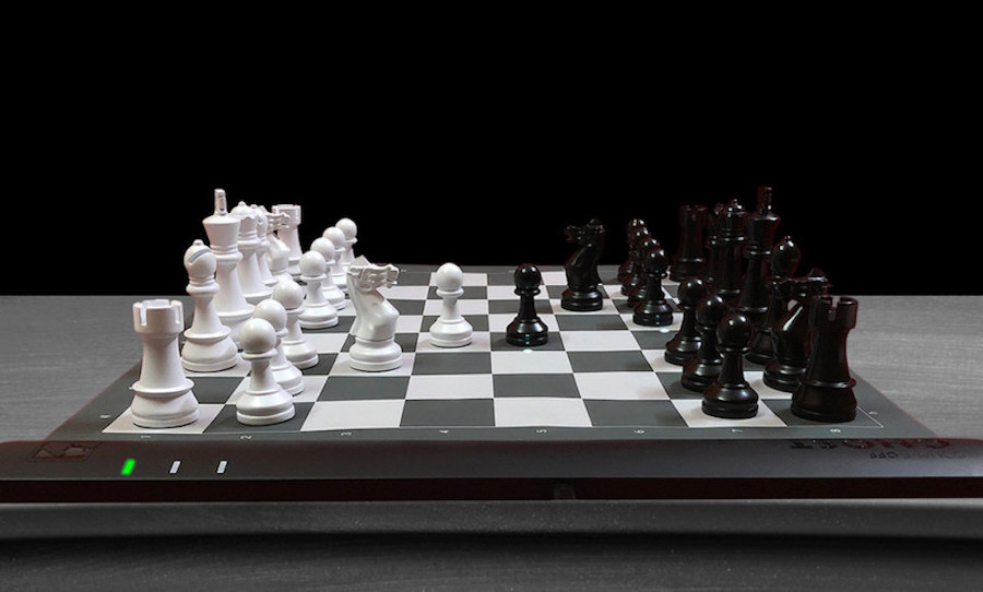 CES 2021 Square Off Smart Chess