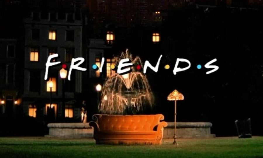 friends-couch-fountain-reunion