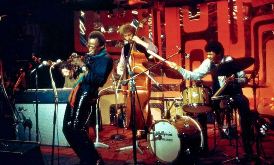 Chick Corea performing with Miles Davis