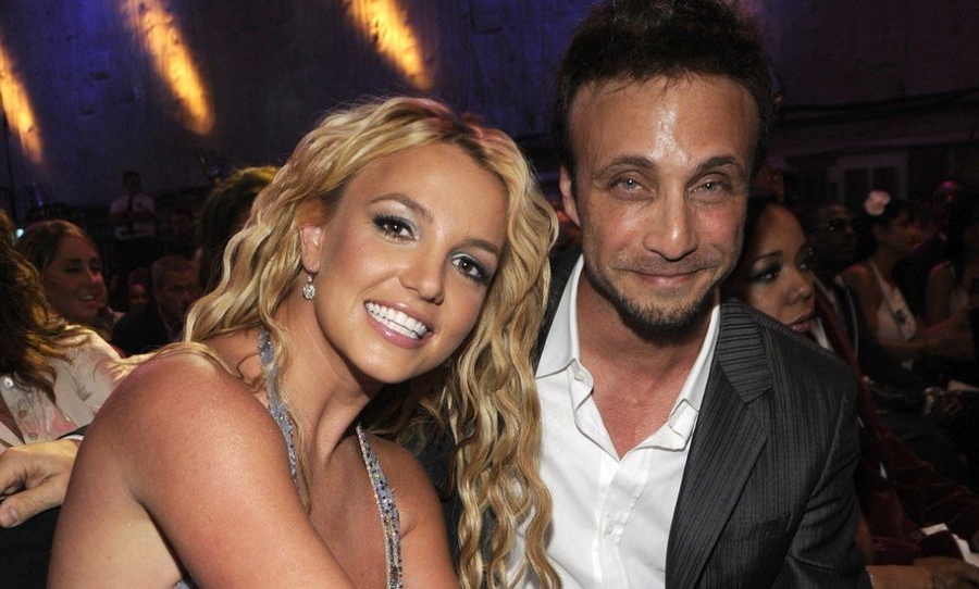 Britney Spears' manager quits