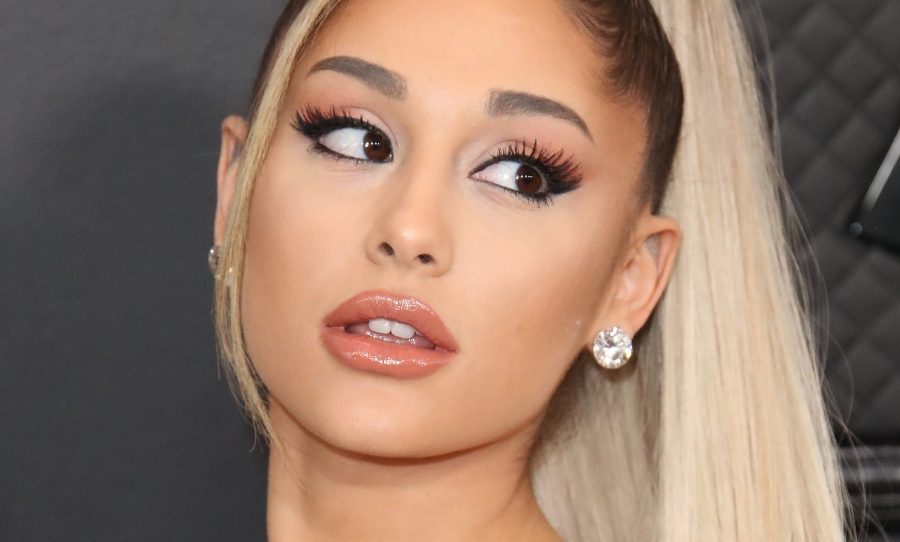 Ariana Grande is giving $1 million of therapy to her fans