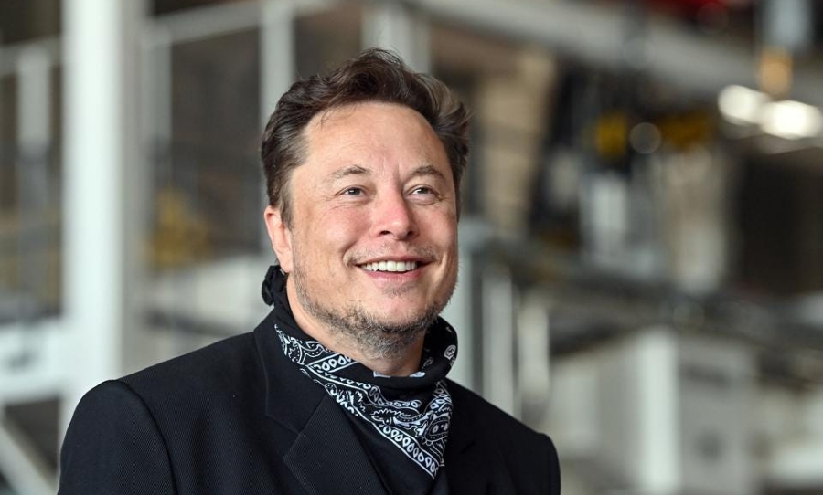 Elon Musk announces Tesla bot