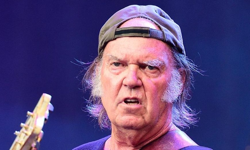 Neil young 2022.