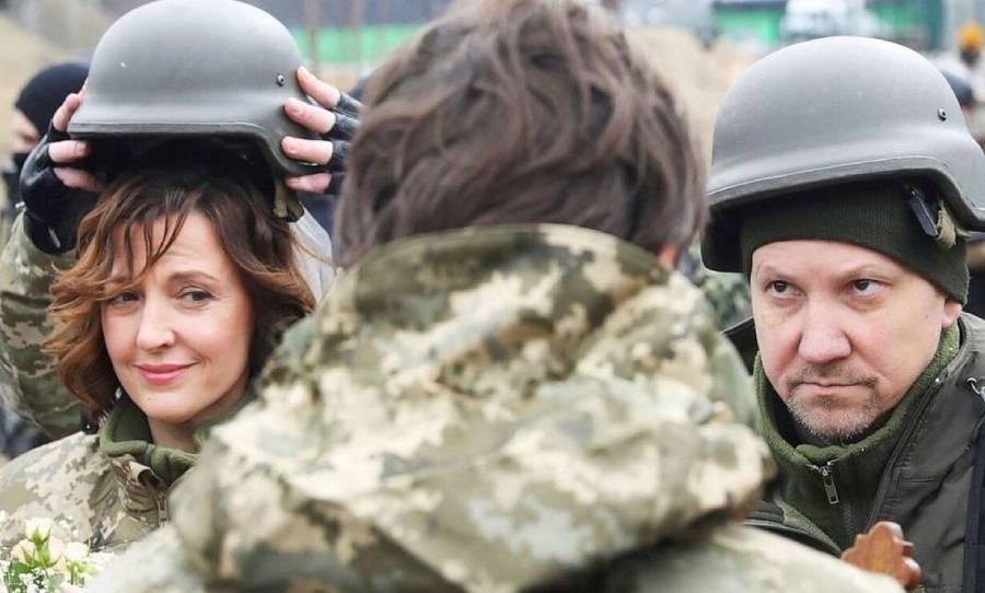 ukrainian soliders marry