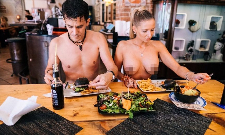 Amrita restaurant nudiste