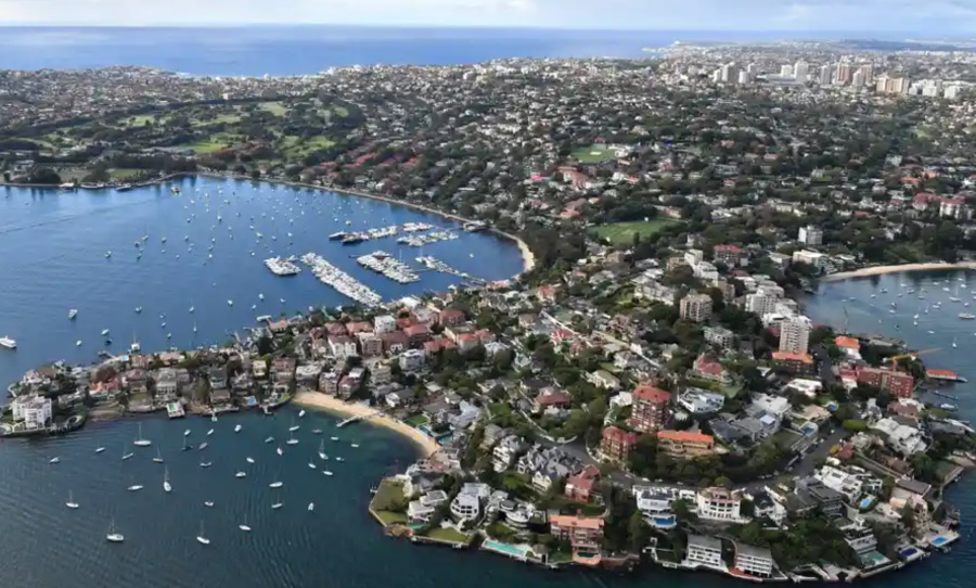House prices drop in Sydney and Melbourne