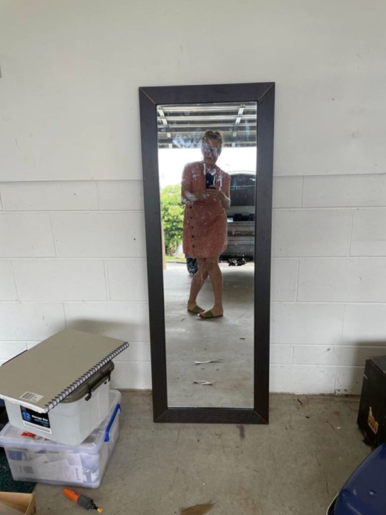 People selling mirrors 25 cursed pictures of people selling mirrors online