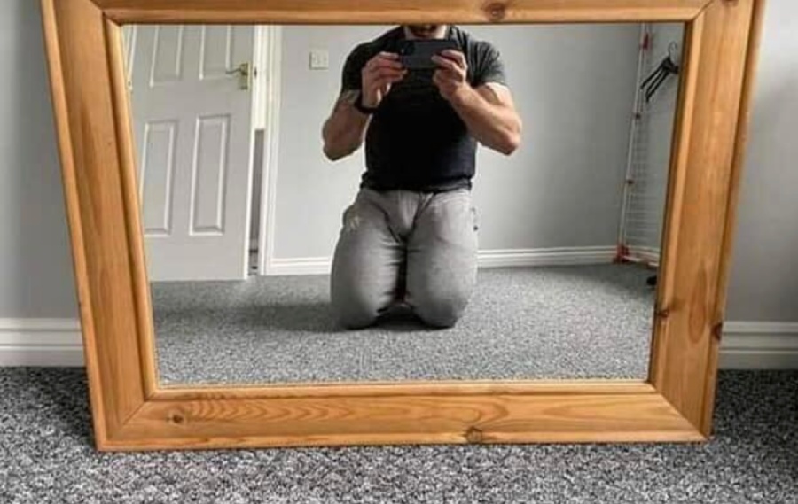 Pictures of People Selling Mirrors