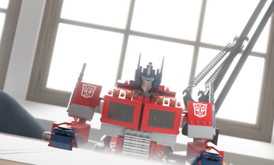 Image: Transformers Optimus Prime / LEGO