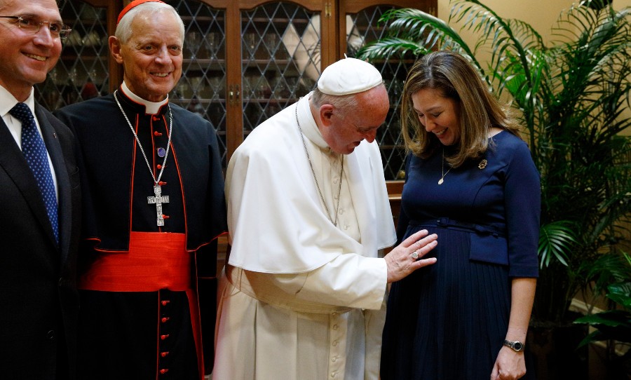 pope francis pregnant woman