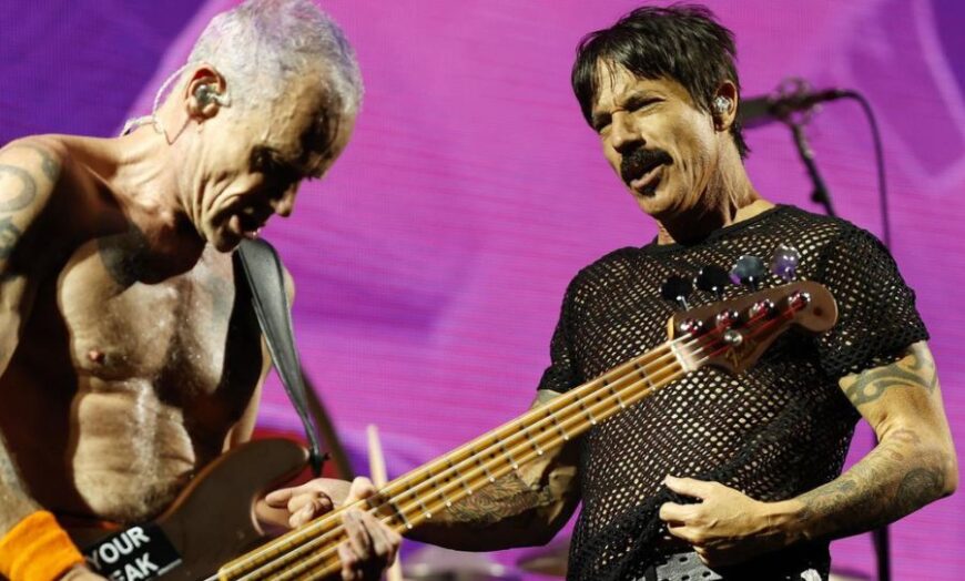 Red Hot Chili Peppers perform ‘Give It Away’ for the 1000th time in Perth