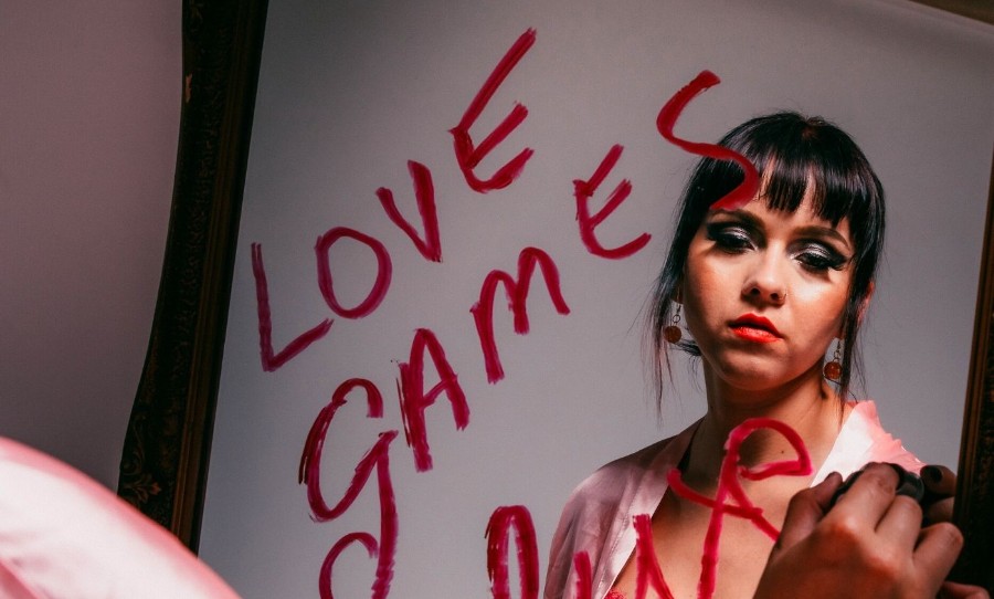 VÏKÆ 'Love Games'