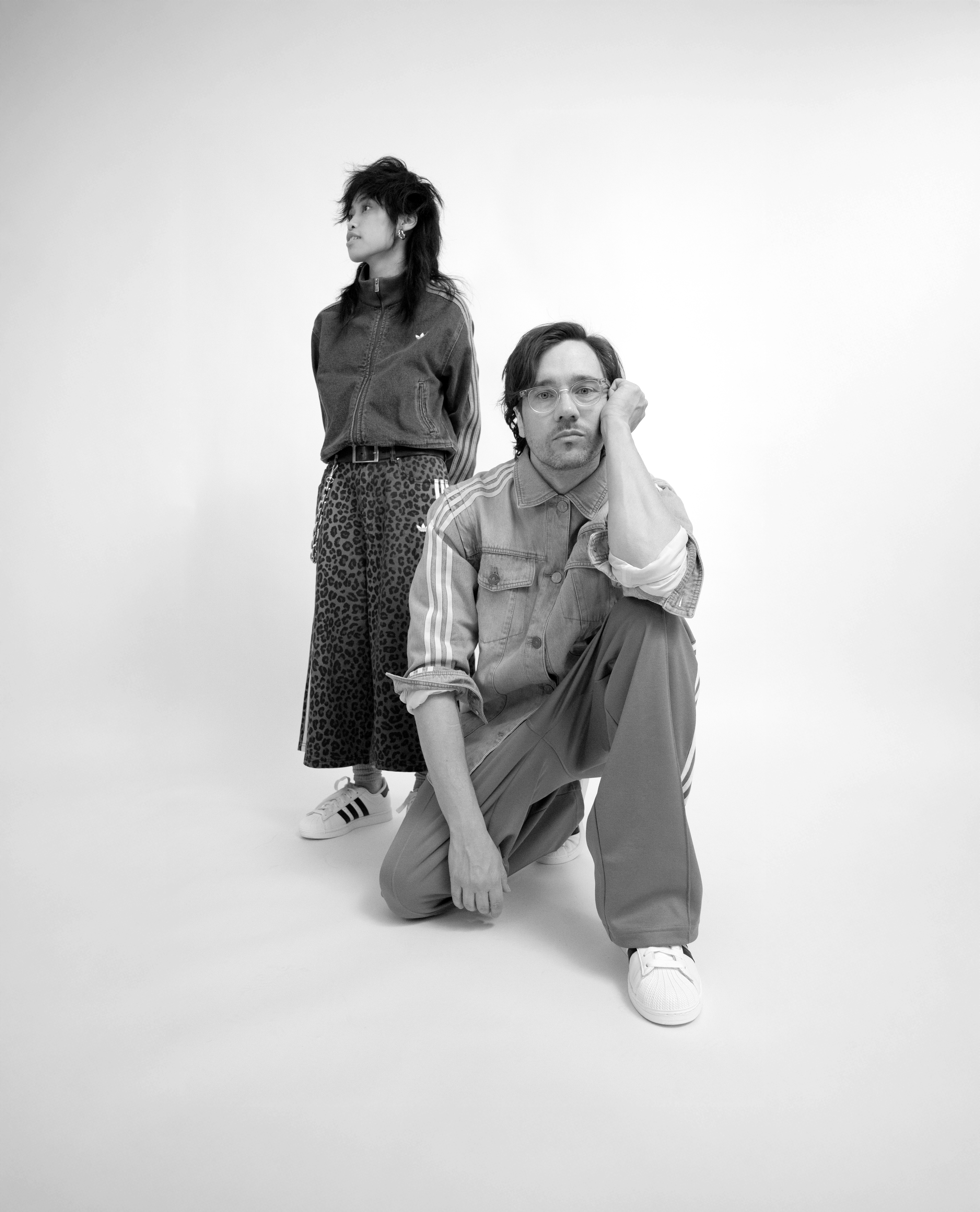 black and white photo shoot ixaras