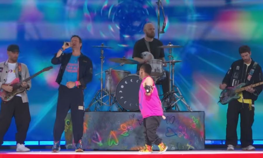 fif half time show - cold play 2025