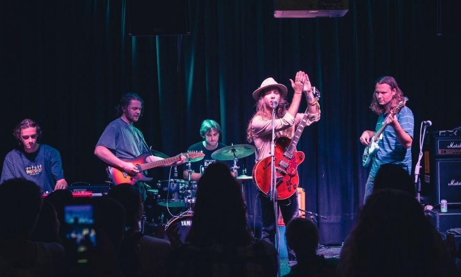 lachy john and the. red bellies on stage - 2025