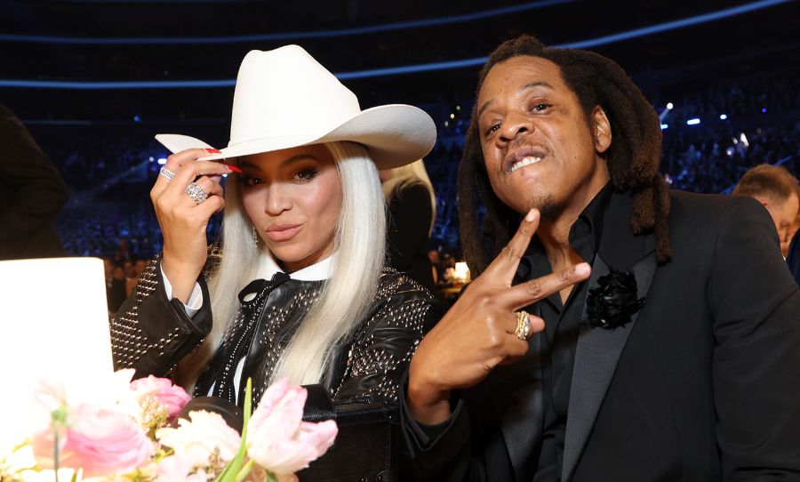 worlds richest rappers - jay z looking rich