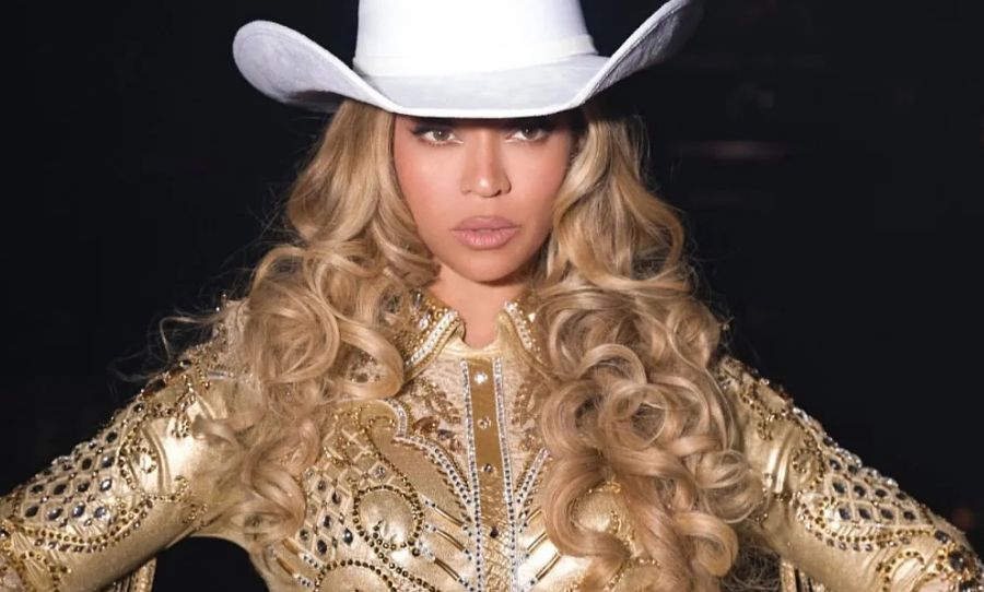 Beyoncé net worth - gold