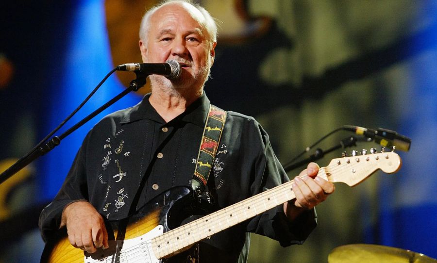 sonny curtis on stage