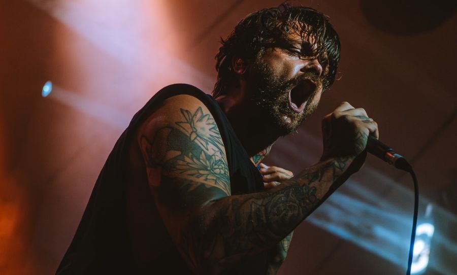 fangz lead singer on stage 2026 -dead set