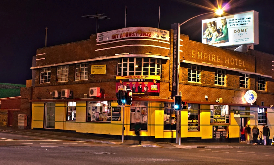 republic bar and cafe