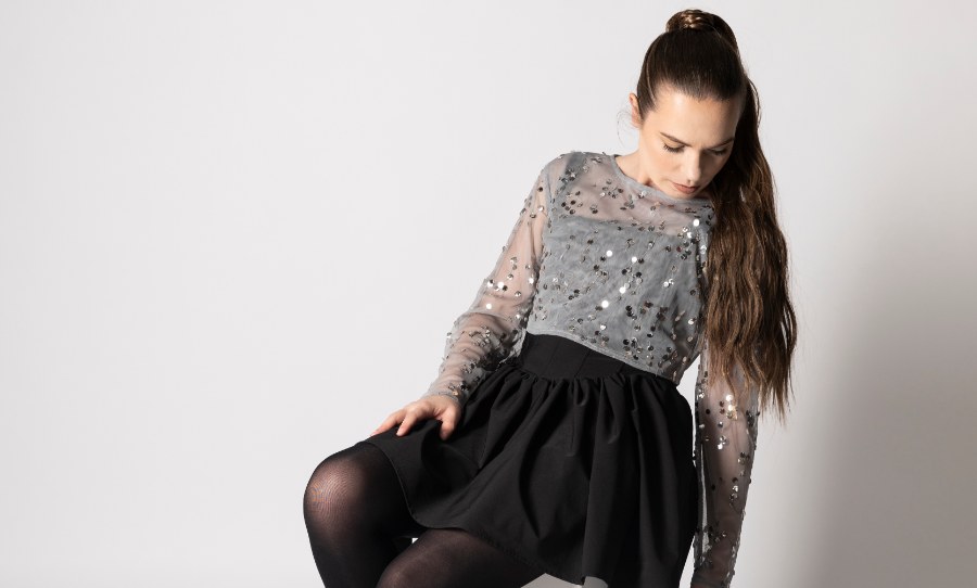 Geelong songwriter Elizabeth Riordan