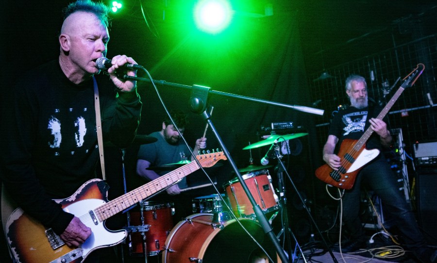lung band on stage